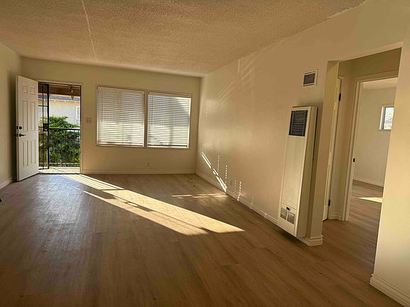 5th image of 231 W Knepp Ave #D
