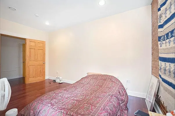 Rented by Corcoran | media 17