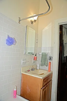 Rented by Capri Jet Realty Corp | media 14