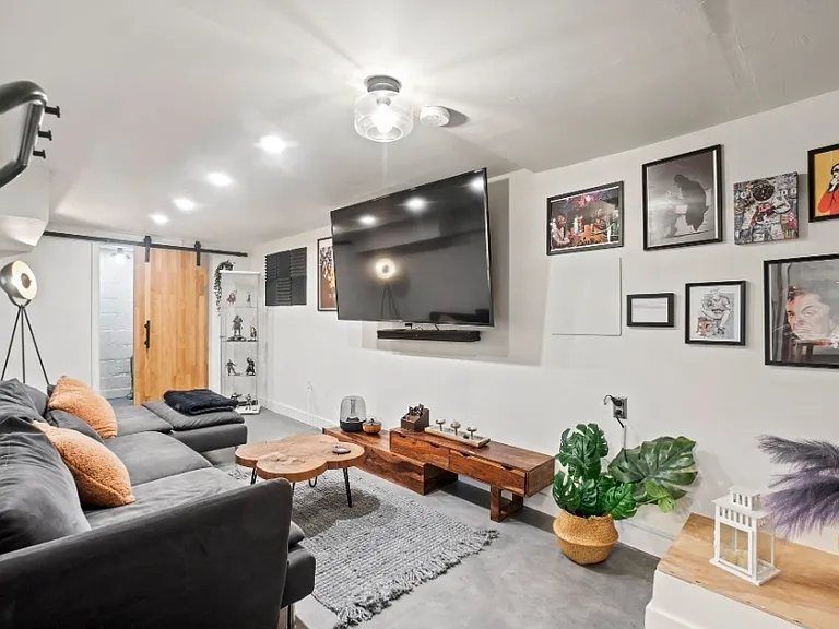 3307 Otis St #B — Photo 3