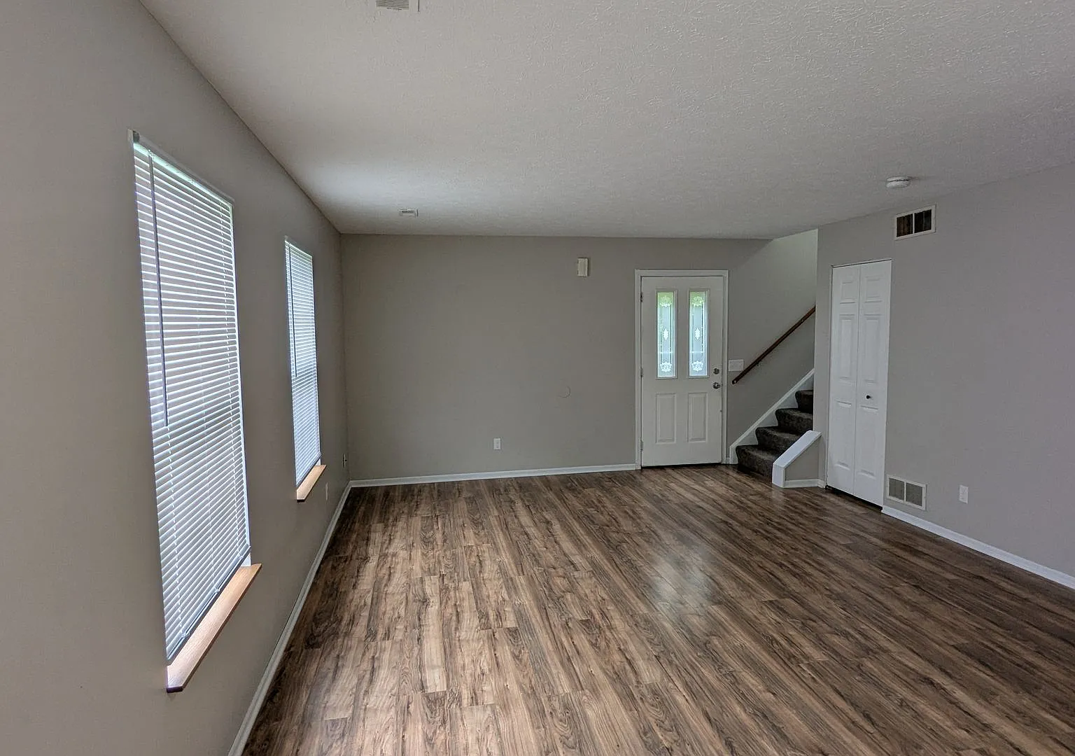 MN Cedar Village (873) — Photo 4