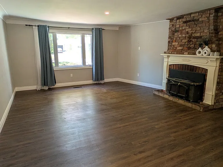 3204 Saint Paul Ave #MAIN FLOOR — Photo 9