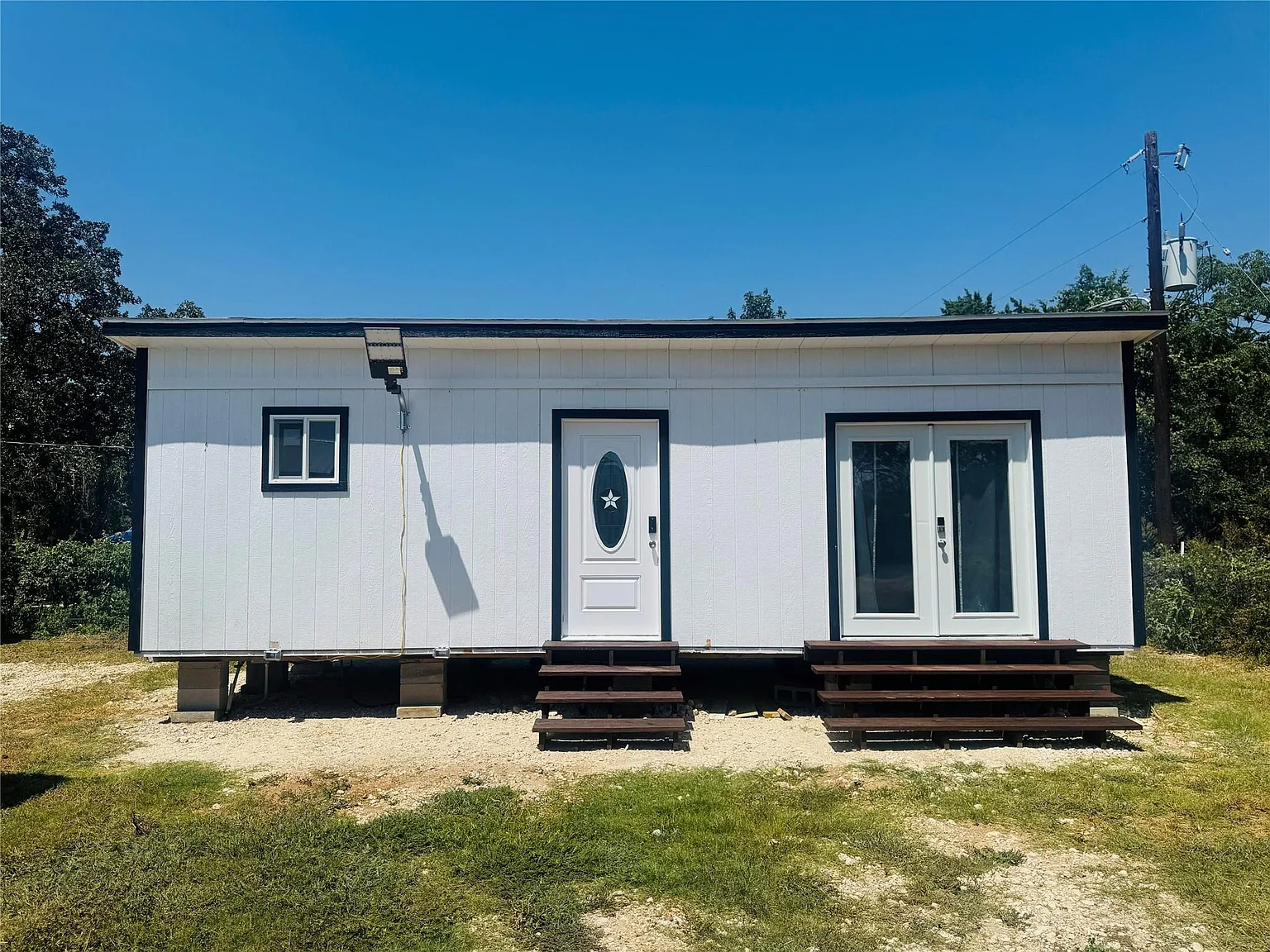 1 bed, 1.0 bath, 360 sqft, $1,200 — Photo 1