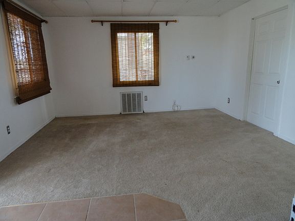2nd image of 1125 E Moreland St