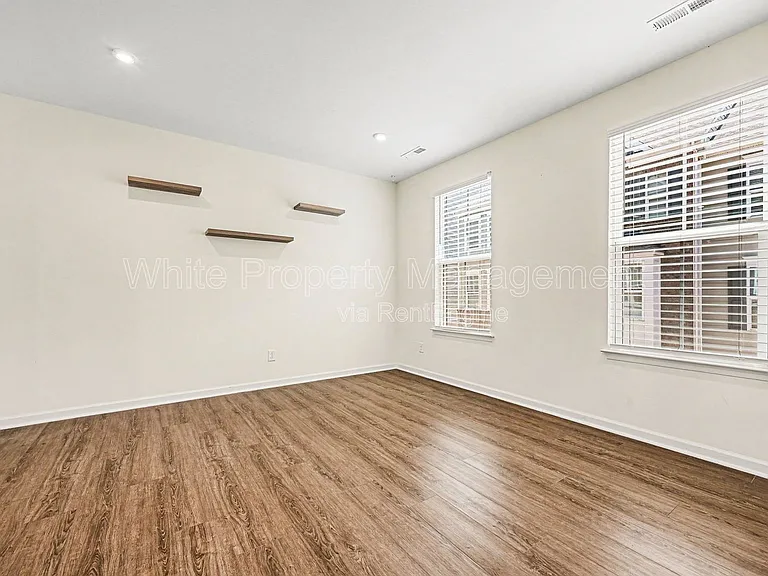 6222 Cleburne Ct — Photo 10