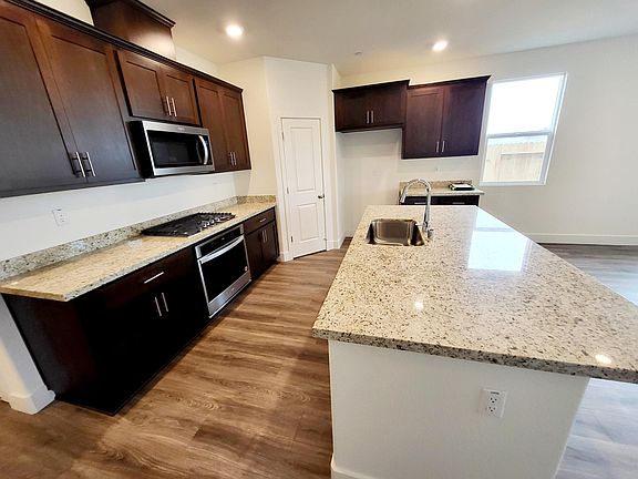2nd image of 934 Osprey Dr