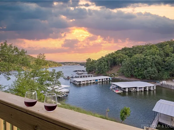68 Sac Rd, Lake Ozark, MO 65049
