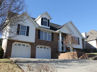 4517 Palomino Dr, Kingsport, TN 37664