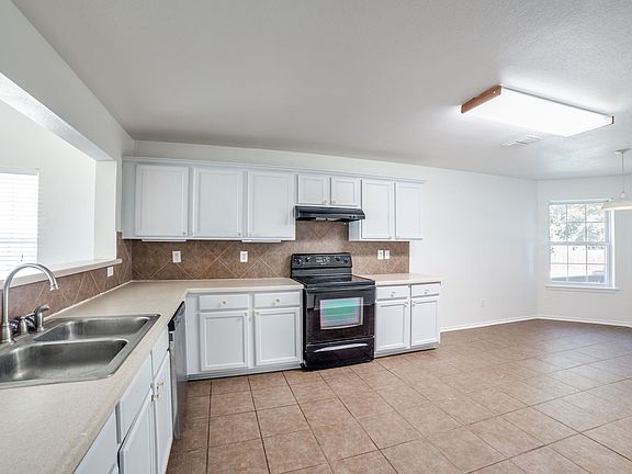 3rd image of 13704 Laramie Hl