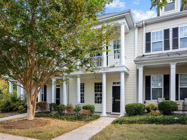 1046 Philpott Dr, Chapel Hill, NC 27517