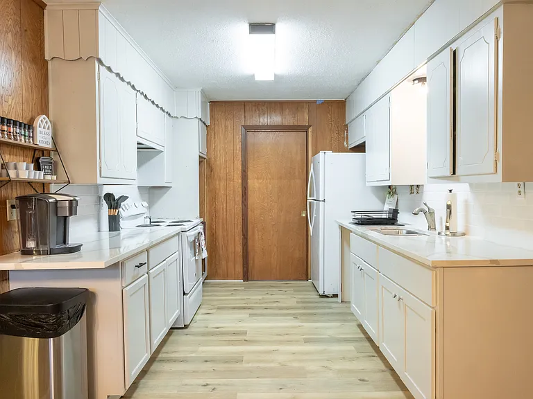 1715 Rodden Dr — Photo 17