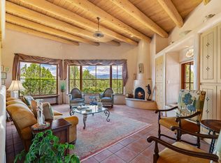 3 Arriba Cir, Santa Fe, NM 87506
