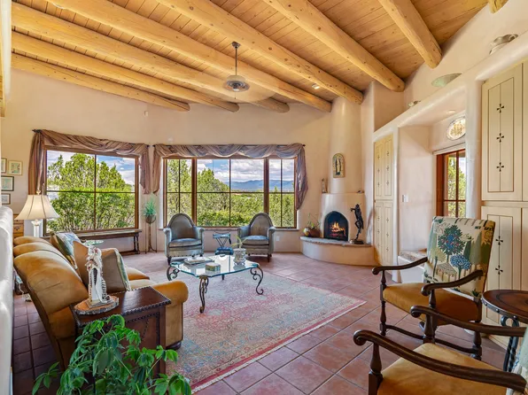 3 Arriba Cir, Santa Fe, NM 87506