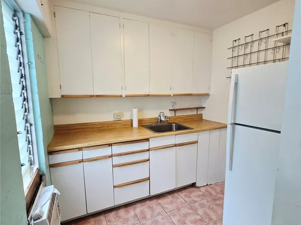 3061 Pualei Cir APT 105, Honolulu, HI 96815