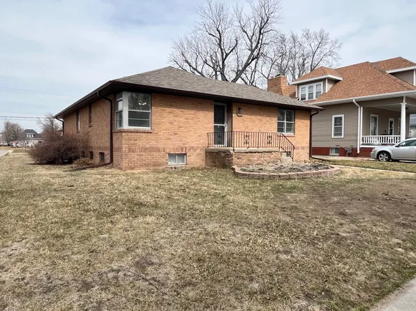 803 E 6th St #1, Hastings, NE 68901