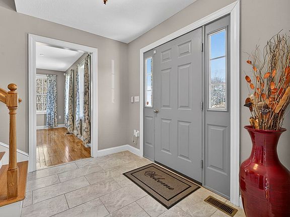 4th image of 596 Haverhill Road