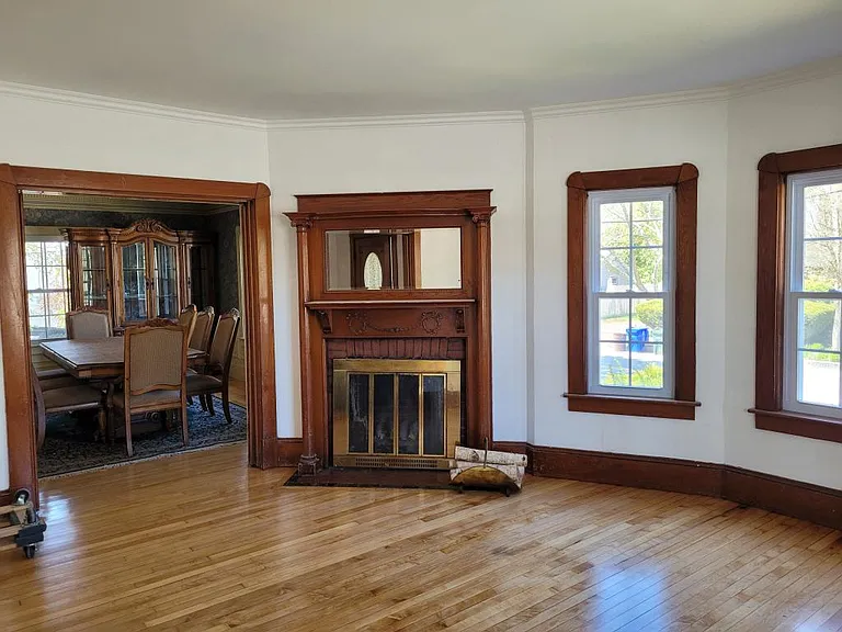 2060 Elm St — Photo 8