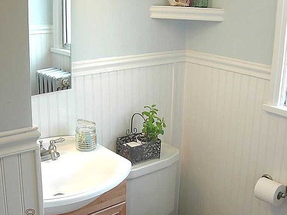Upstairs Bathroom