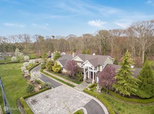 21 The Helm, East Islip, NY 11730