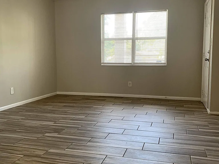 120 Pharr Ave #B — Photo 8