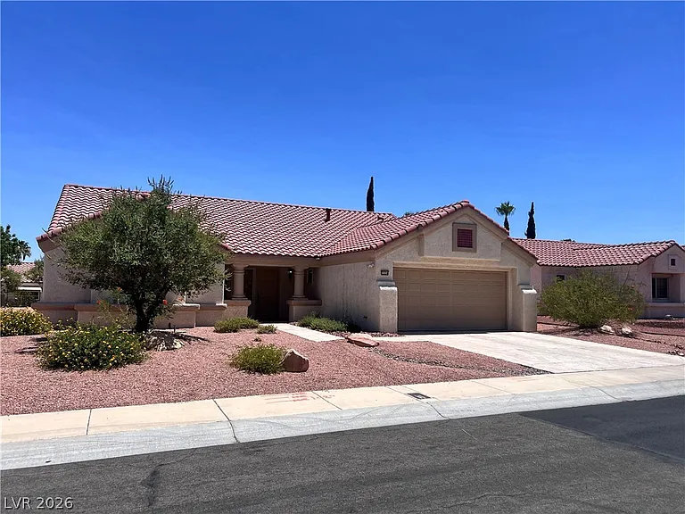 2524 Desert Glen Dr — Photo 2