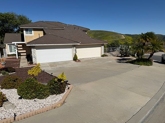 2nd image of 3715 Blue Gum Dr