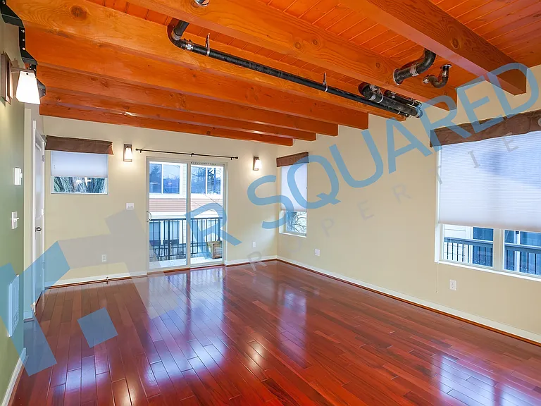 9239 Woodlawn Ave N — Photo 5