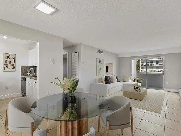Sunworld Apartments — Photo 5