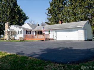 1952 Buck Creek Ln, Springfield, OH 45502