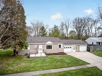 8 Kim Ct, Midland, MI, 48642