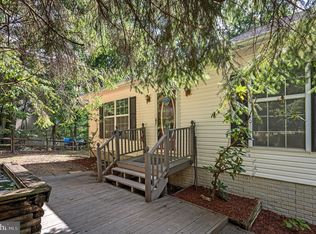 247 Maple Ridge Ln, Harpers Ferry, WV 25425