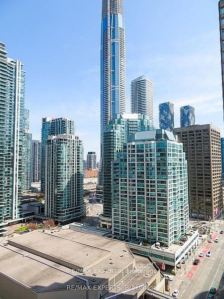 1st image of 33 Harbour Sq #1013