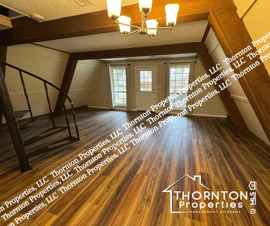 3 bed, 1.5 bath, 984 sqft, $1,200 — Photo 3