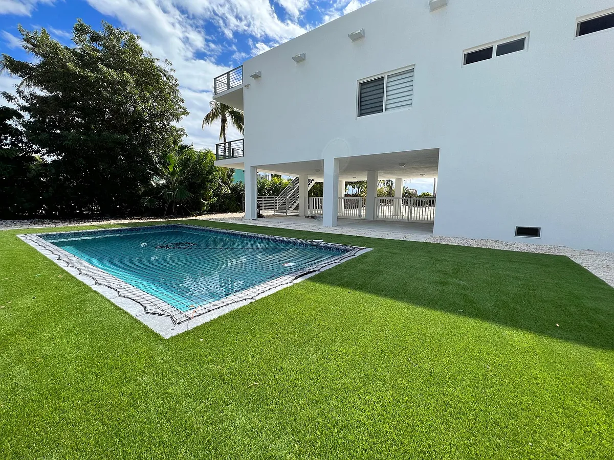 Pool - 229 W Seaview Cir