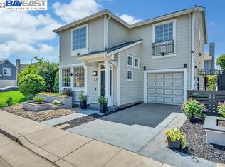 861 Village Cir, Oakland, CA 94607