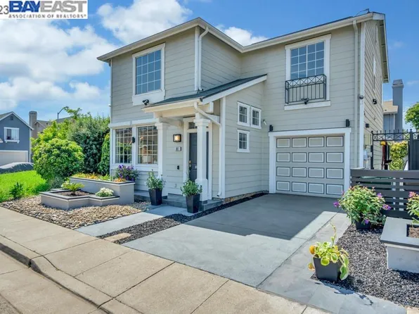 861 Village Cir, Oakland, CA 94607