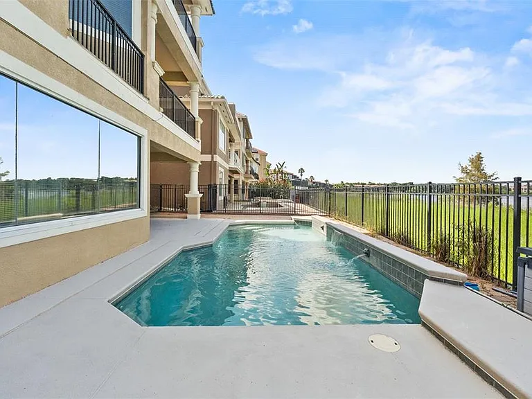 8507 Saint Marino Blvd — Photo 49