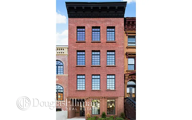 Sold by Douglas Elliman | media 24