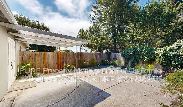 480 Washington Ct — Photo 13