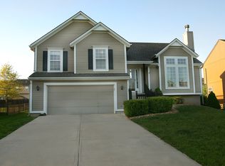 20600 W 220th St, Spring Hill, KS 66083