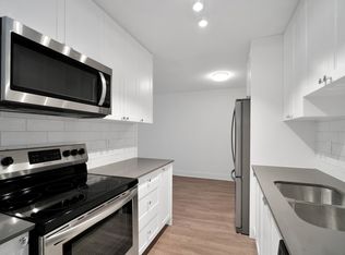 3255 Cook St #102, Saanich, BC V8X1A4