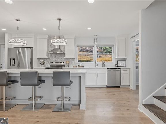 5th image of 145 Mountain View Rd SE