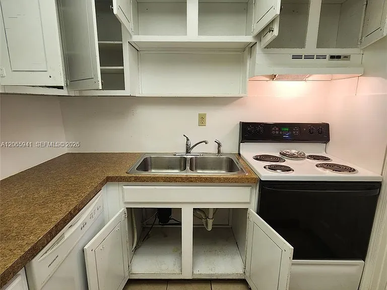 1535 SE 15th St #209 — Photo 6