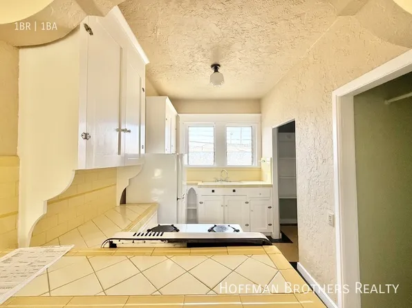 5953 1/2 Barton Ave, Los Angeles, CA