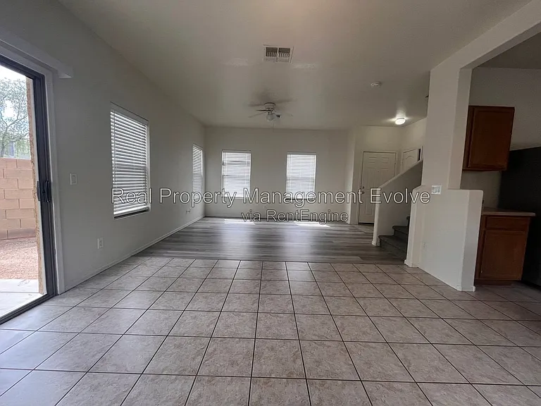 9503 N 82nd Ln — Photo 6