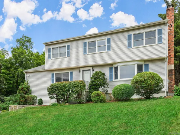 14 Stirrup Drive, Trumbull, CT 06611