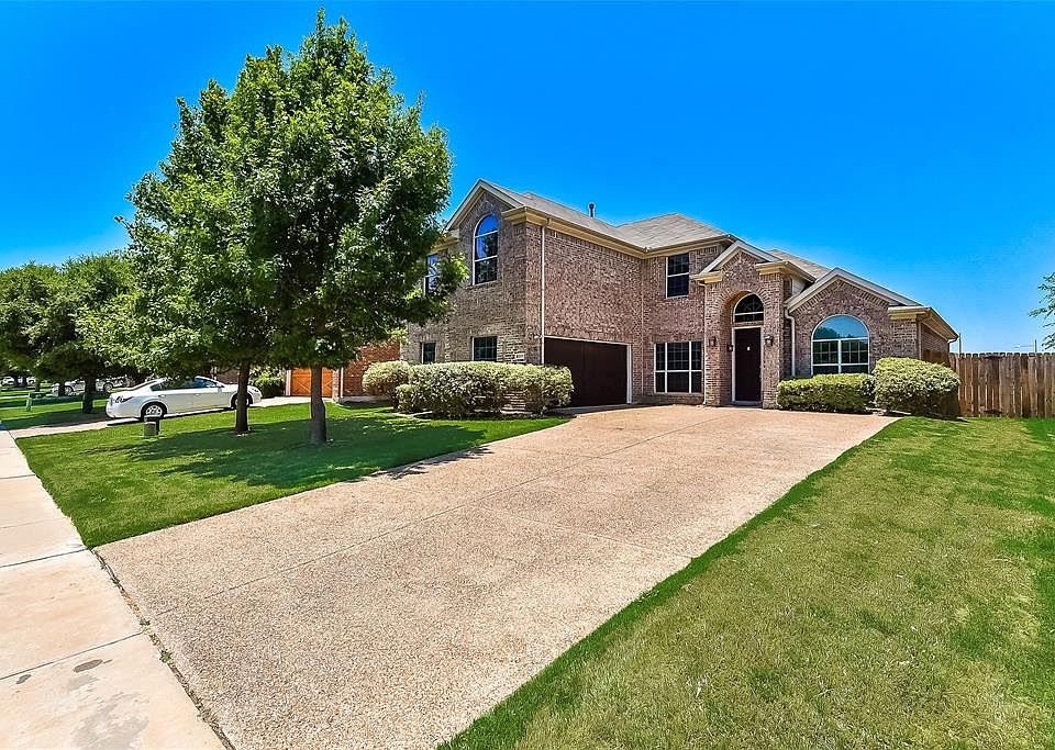 1st image of 5577 Crimson Oaks Dr