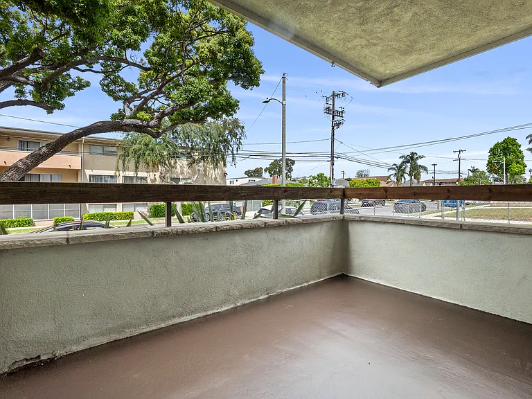 Leyden Apartments — Photo 33