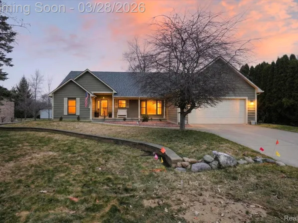 5214 Bloss Dr, Swartz Creek, MI 48473