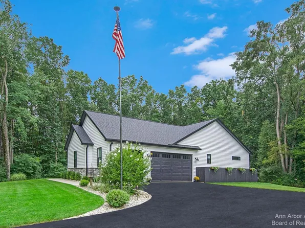 1970 Bridgets Way, Gregory, MI 48137